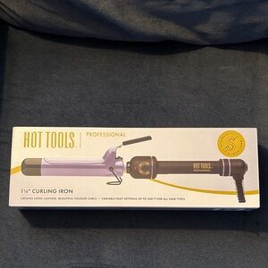 Hot Tools Professional Curling Iron 1 1/4” Brand new in box